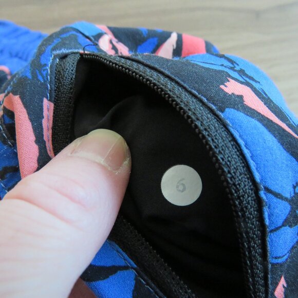 LULULEMON Tracker Short IV (4-way Stretch) Paint Storm Harbor Blue Multi / Black - Picture 13 of 13